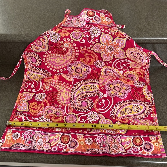 NWT Vera Bradley apron in Raspberry Fizz (child size) - Picture 5 of 5